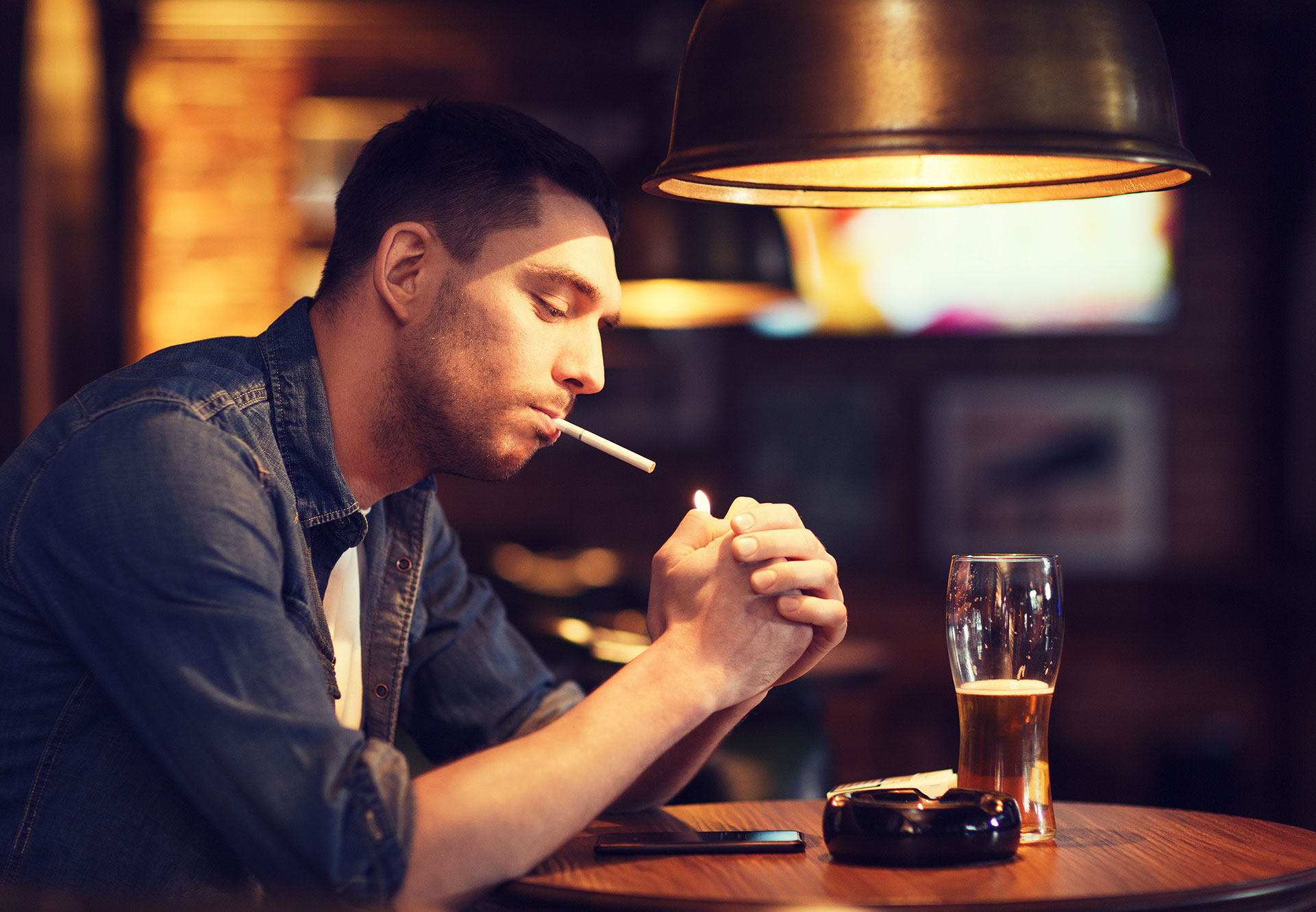 The Effects of Alcohol and Smoking on your Appearance